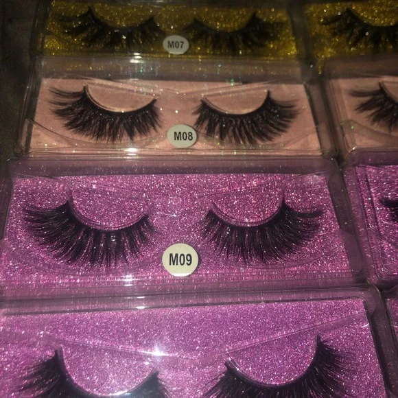 Eyelash Set - Picture 5 of 5